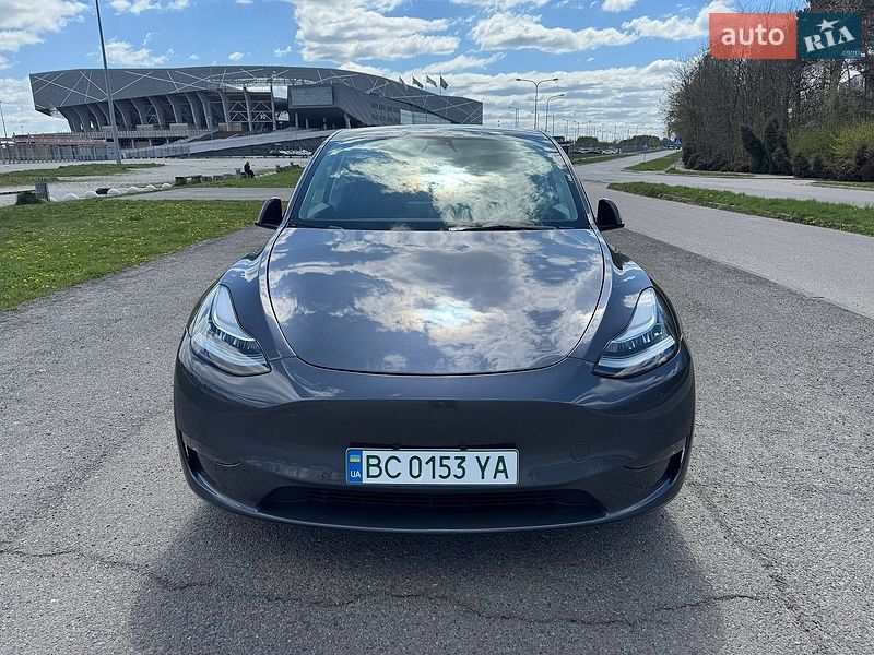 Tesla Model Y 2021