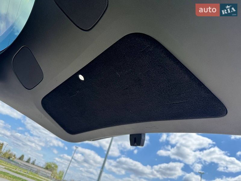 Позашляховик / Кросовер Tesla Model Y 2021 в Львові