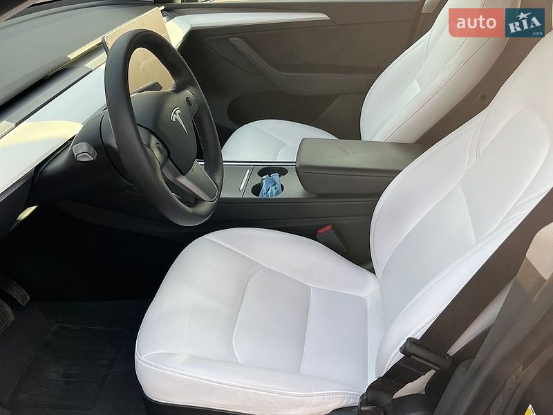 Внедорожник / Кроссовер Tesla Model Y 2023 в Чернигове
