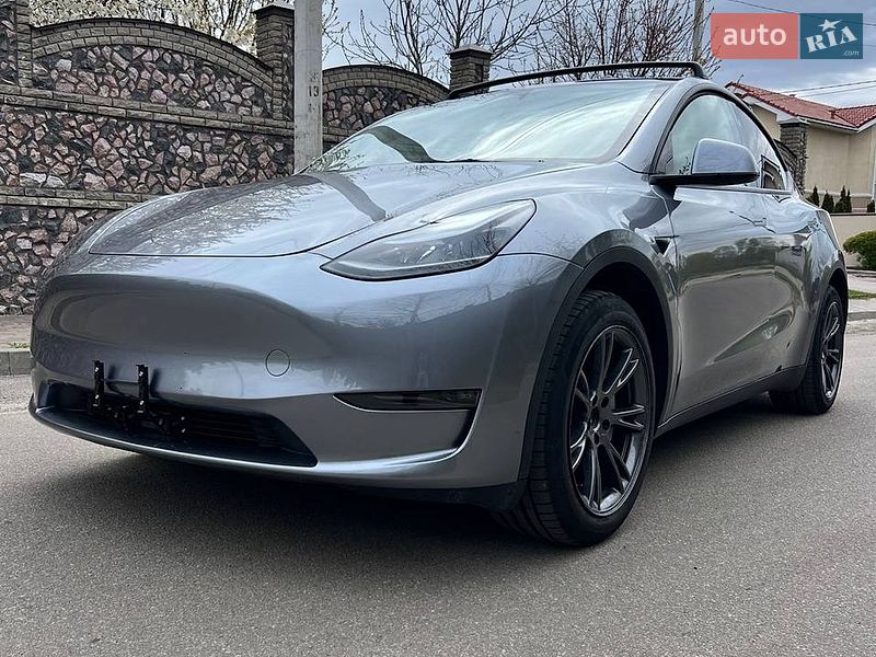 Внедорожник / Кроссовер Tesla Model Y 2025 в Киеве