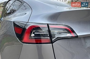 Внедорожник / Кроссовер Tesla Model Y 2025 в Киеве