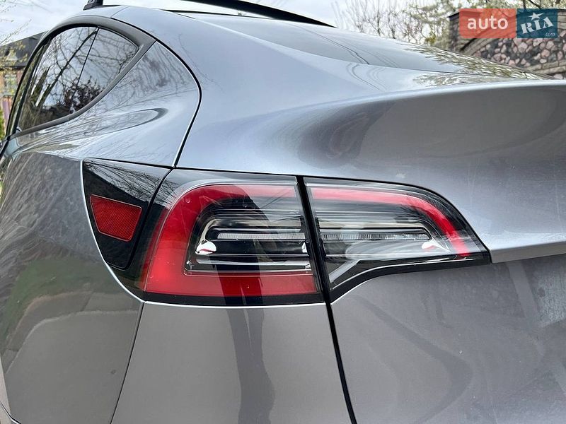 Внедорожник / Кроссовер Tesla Model Y 2025 в Киеве