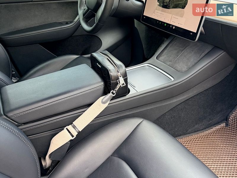 Внедорожник / Кроссовер Tesla Model Y 2022 в Житомире