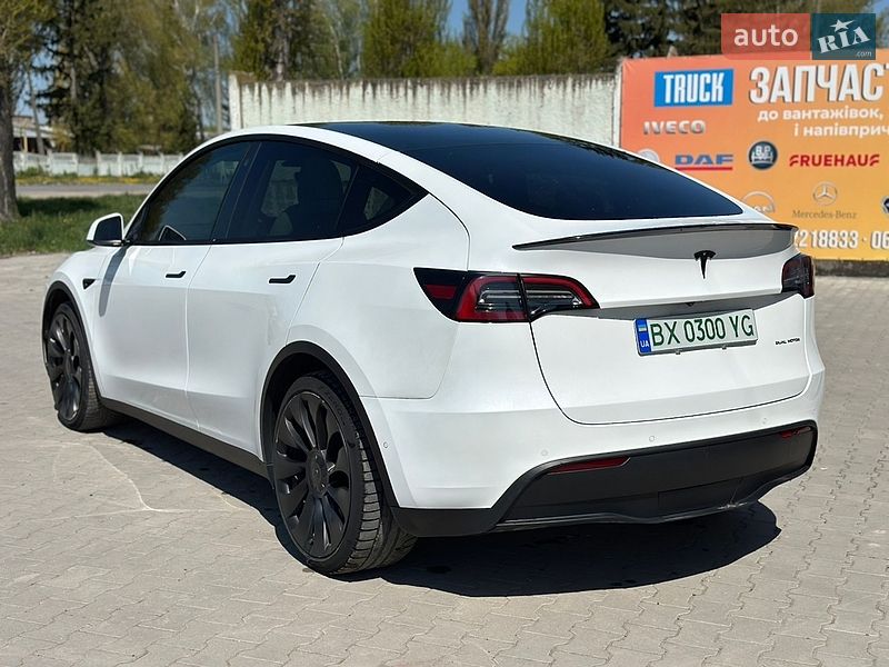 Внедорожник / Кроссовер Tesla Model Y 2021 в Тернополе