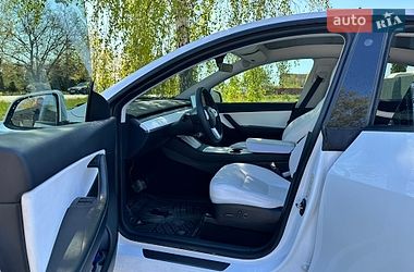 Внедорожник / Кроссовер Tesla Model Y 2021 в Тернополе