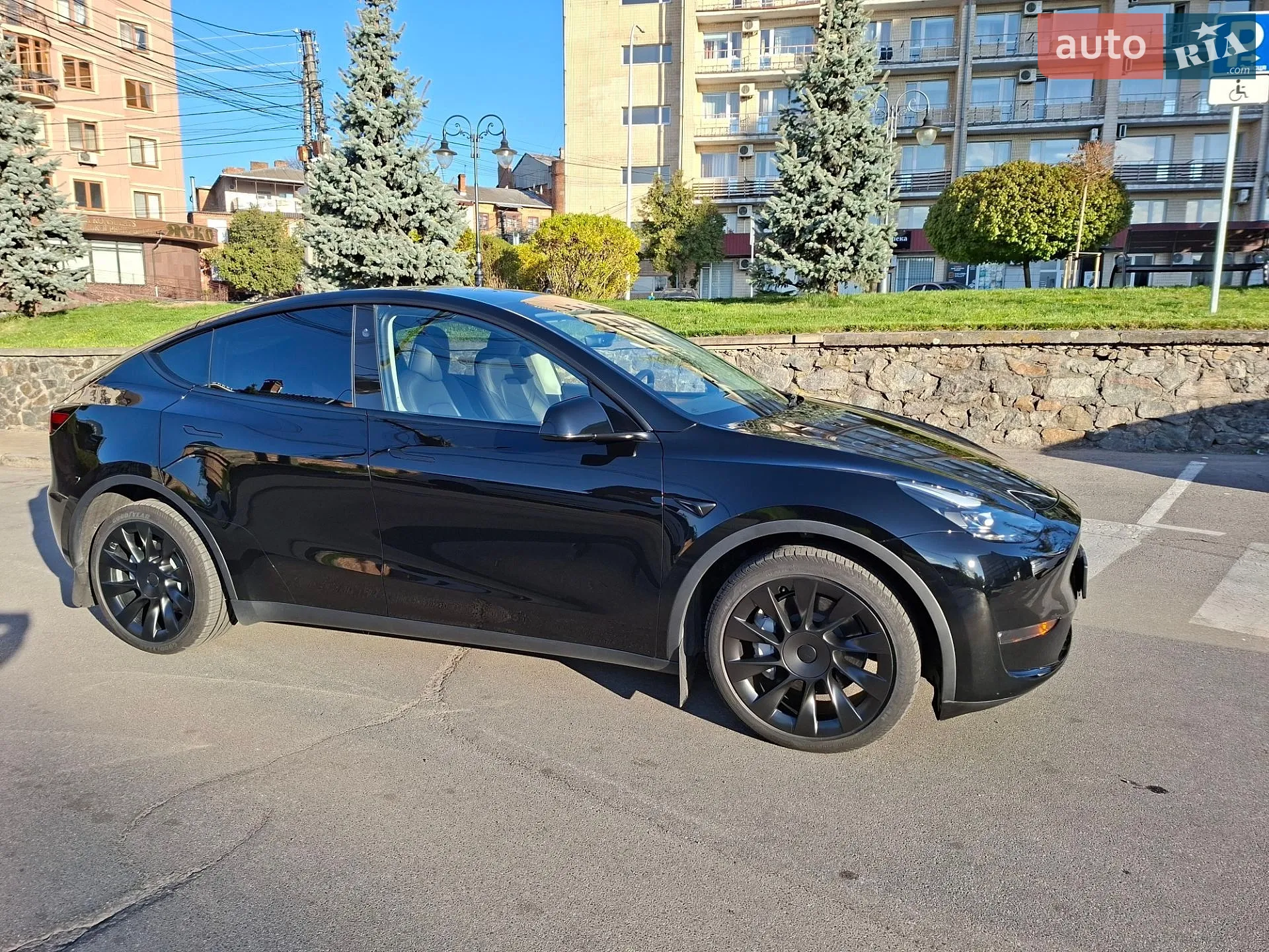 2024 Tesla Model Y - мініатюра 9