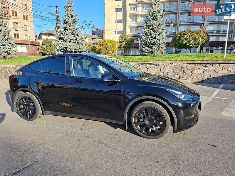 Позашляховик / Кросовер Tesla Model Y 2024 в Вінниці