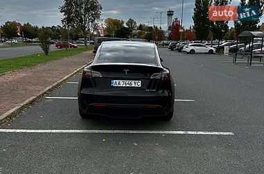 Внедорожник / Кроссовер Tesla Model Y 2024 в Киеве
