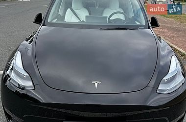 Внедорожник / Кроссовер Tesla Model Y 2024 в Киеве
