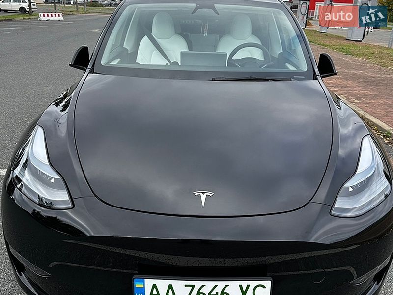Внедорожник / Кроссовер Tesla Model Y 2024 в Киеве