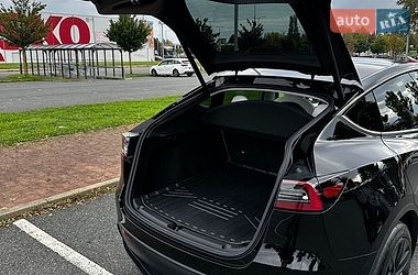 Внедорожник / Кроссовер Tesla Model Y 2024 в Киеве