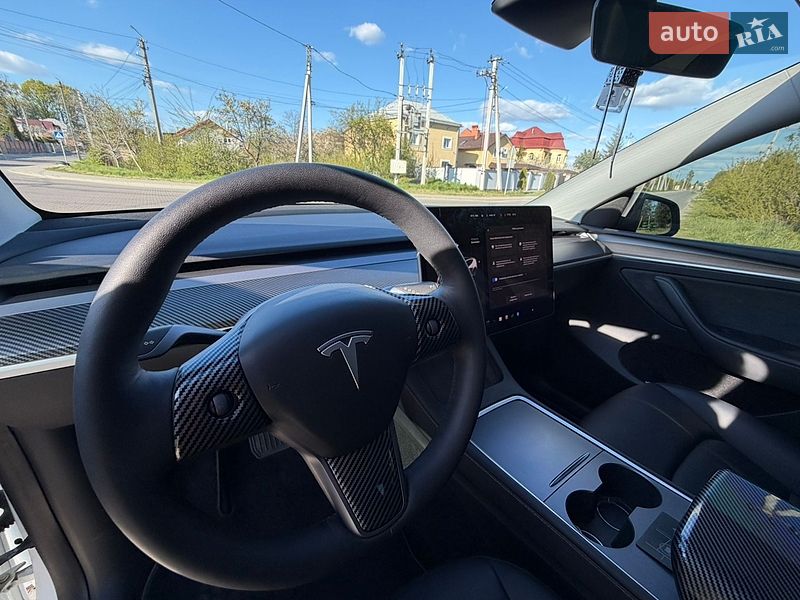 Внедорожник / Кроссовер Tesla Model Y 2023 в Львове
