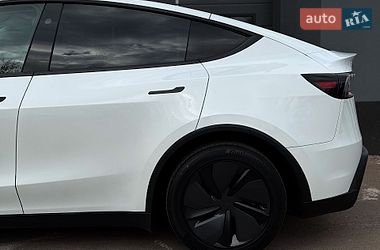 Внедорожник / Кроссовер Tesla Model Y 2025 в Киеве