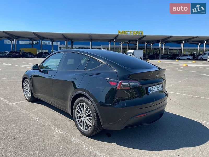 Внедорожник / Кроссовер Tesla Model Y 2023 в Киеве