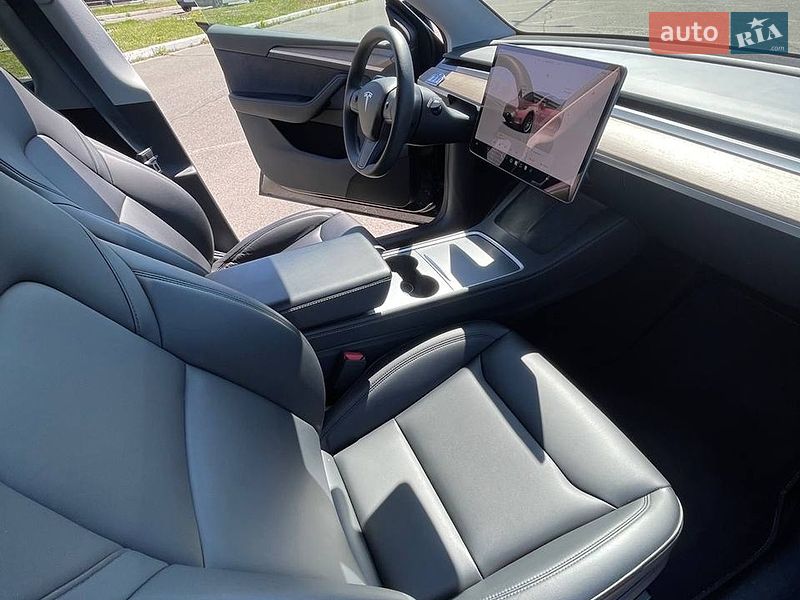 Внедорожник / Кроссовер Tesla Model Y 2023 в Киеве