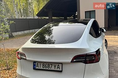 Внедорожник / Кроссовер Tesla Model Y 2021 в Киеве