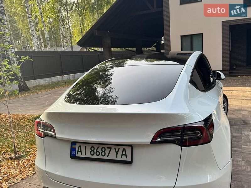 Внедорожник / Кроссовер Tesla Model Y 2021 в Киеве
