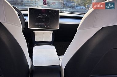 Внедорожник / Кроссовер Tesla Model Y 2024 в Харькове