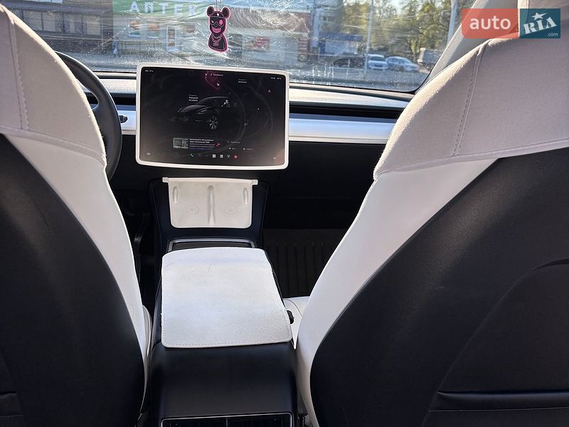 Внедорожник / Кроссовер Tesla Model Y 2024 в Харькове