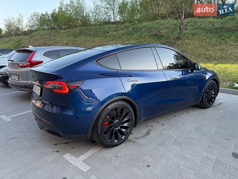 Внедорожник / Кроссовер Tesla Model Y 2021 в Львове