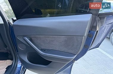 Внедорожник / Кроссовер Tesla Model Y 2021 в Львове