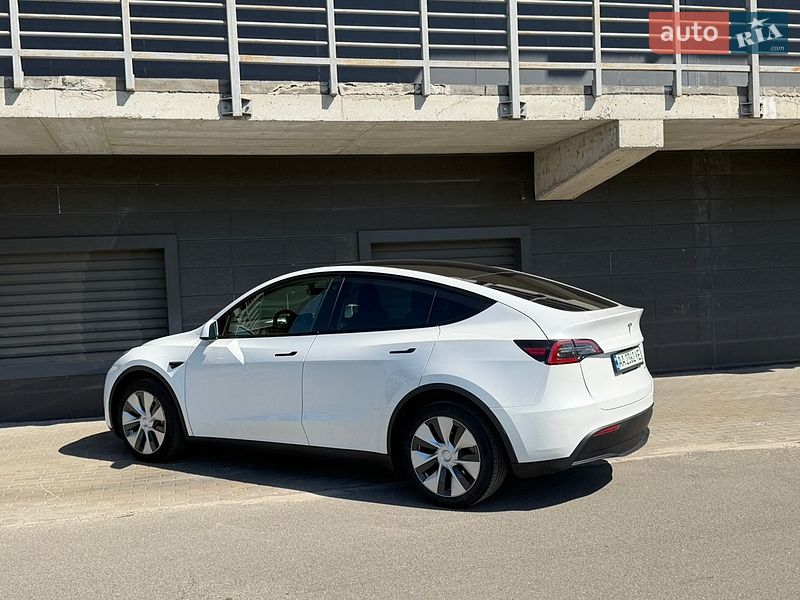 Внедорожник / Кроссовер Tesla Model Y 2023 в Киеве