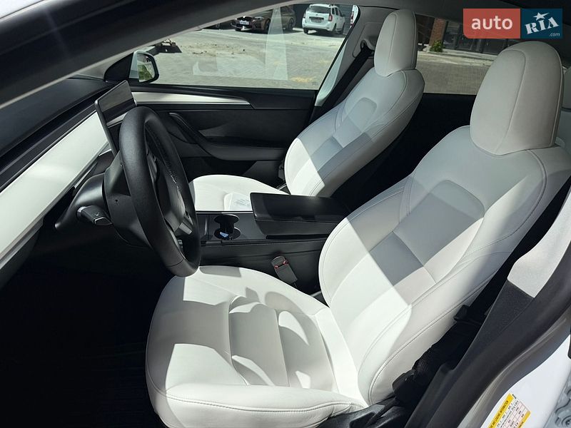 Внедорожник / Кроссовер Tesla Model Y 2024 в Житомире