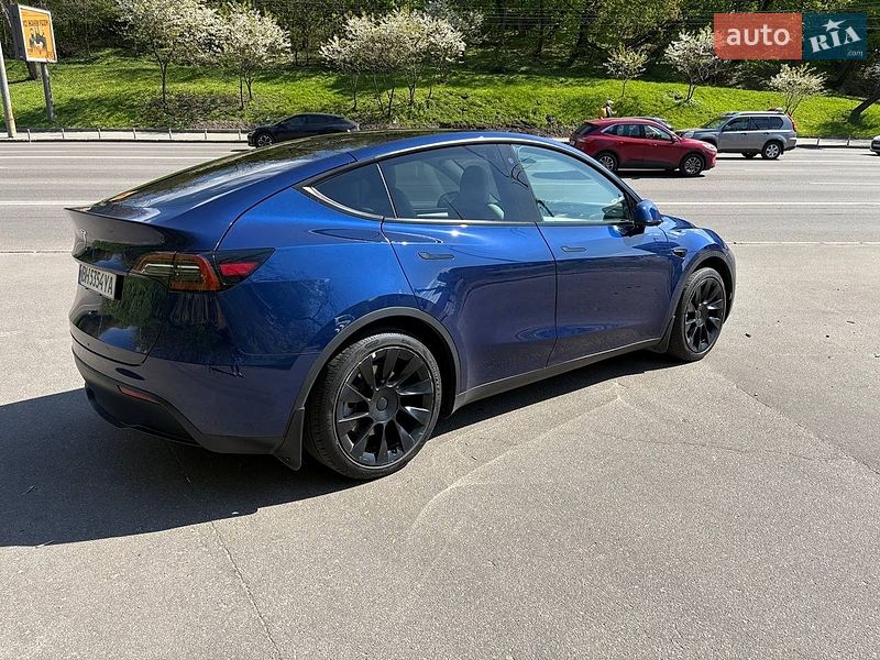 Внедорожник / Кроссовер Tesla Model Y 2023 в Киеве