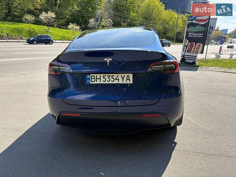 Внедорожник / Кроссовер Tesla Model Y 2023 в Киеве