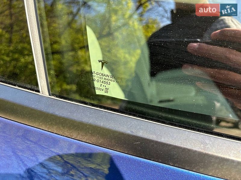 Внедорожник / Кроссовер Tesla Model Y 2023 в Киеве