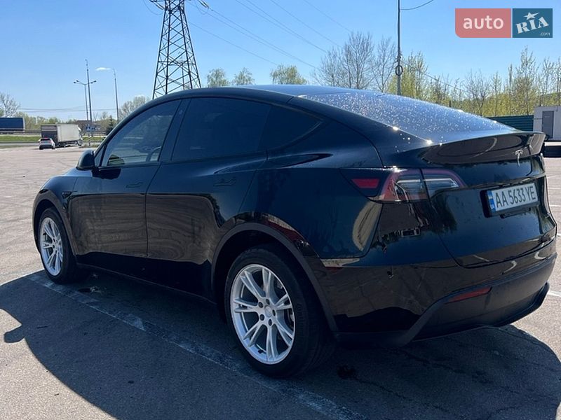 Внедорожник / Кроссовер Tesla Model Y 2021 в Киеве
