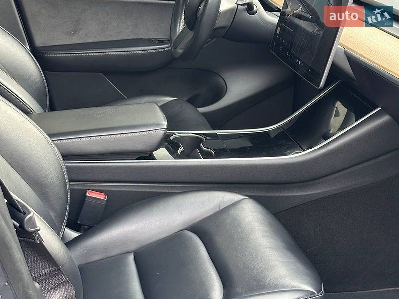 Внедорожник / Кроссовер Tesla Model Y 2020 в Дубно