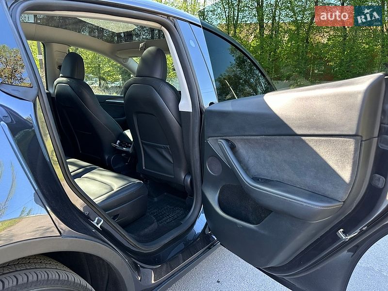 Внедорожник / Кроссовер Tesla Model Y 2024 в Виннице