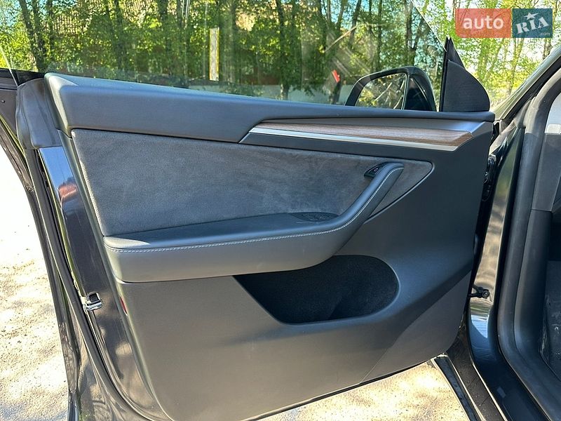 Внедорожник / Кроссовер Tesla Model Y 2024 в Виннице