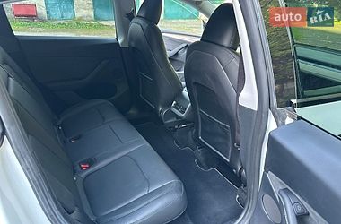 Внедорожник / Кроссовер Tesla Model Y 2024 в Киеве