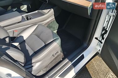 Внедорожник / Кроссовер Tesla Model Y 2022 в Киеве