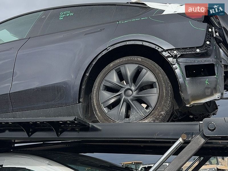 Внедорожник / Кроссовер Tesla Model Y 2024 в Запорожье