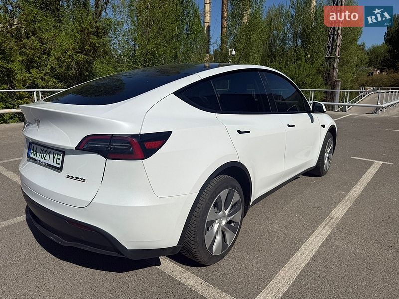 Внедорожник / Кроссовер Tesla Model Y 2023 в Киеве