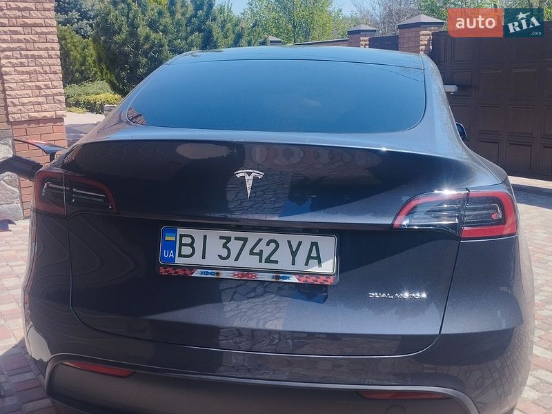 Внедорожник / Кроссовер Tesla Model Y 2023 в Полтаве