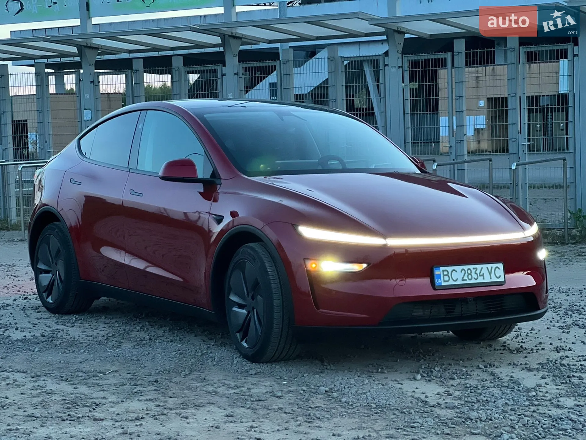 2025 Tesla Model Y - мініатюра 6