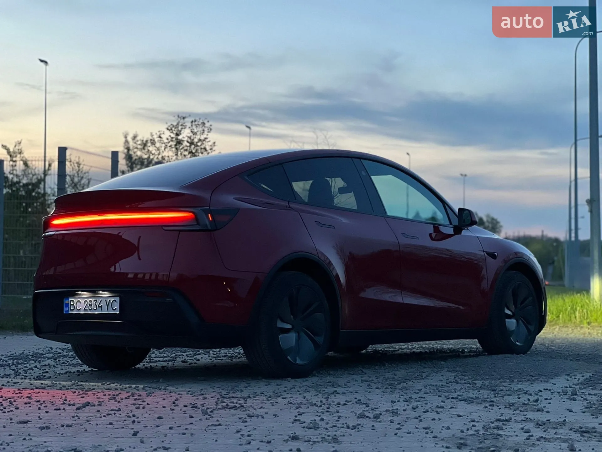 2025 Tesla Model Y - мініатюра 28
