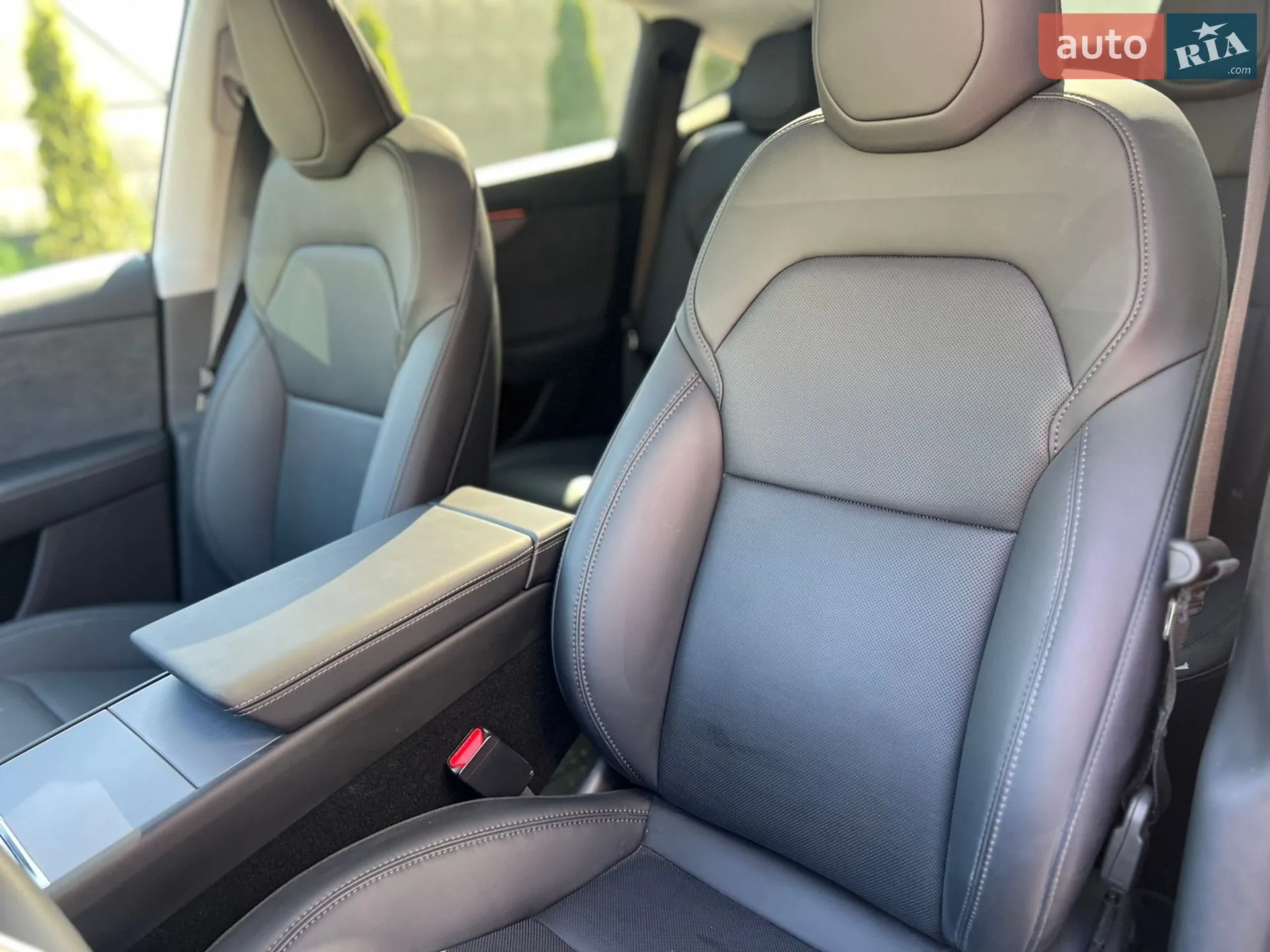 2025 Tesla Model Y - мініатюра 35