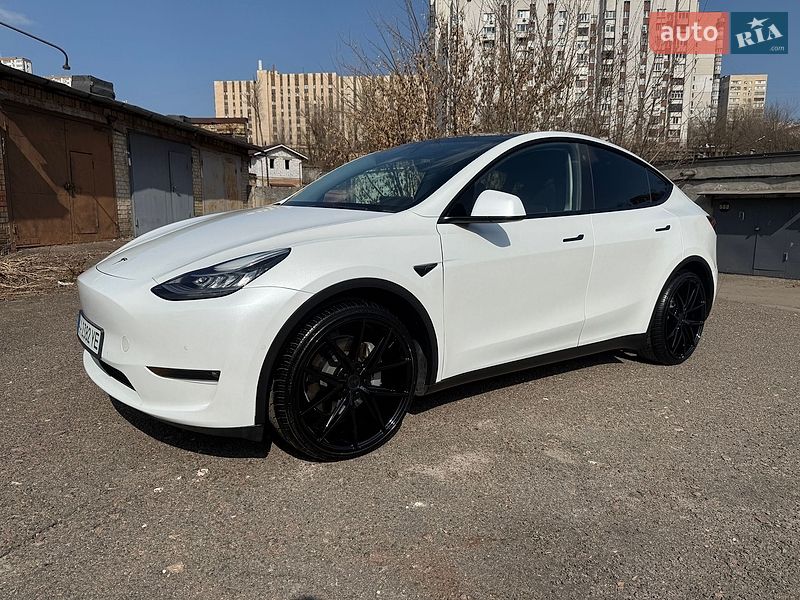 Внедорожник / Кроссовер Tesla Model Y 2021 в Киеве