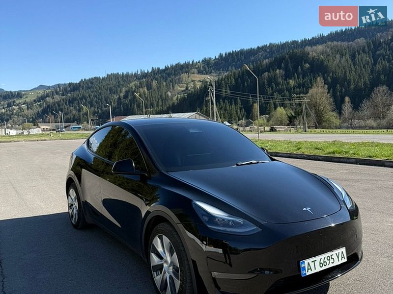 Tesla Model Y 2023