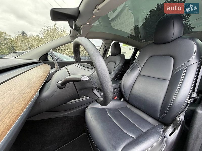 Внедорожник / Кроссовер Tesla Model Y 2022 в Луцке