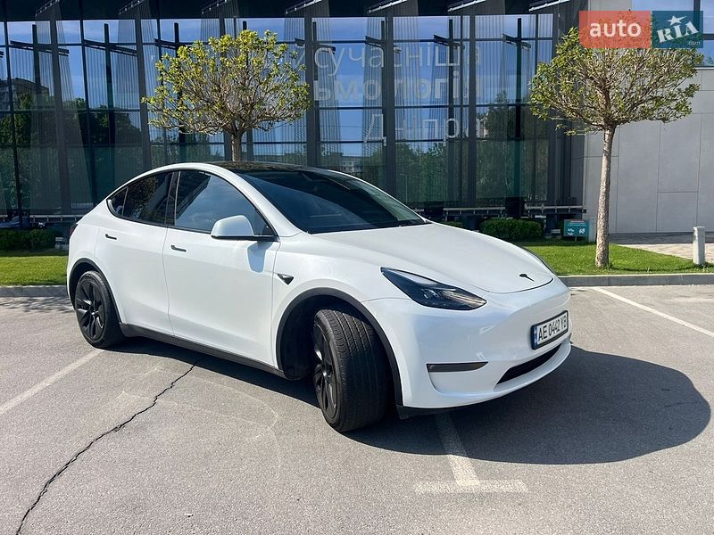Позашляховик / Кросовер Tesla Model Y 2024 в Дніпрі
