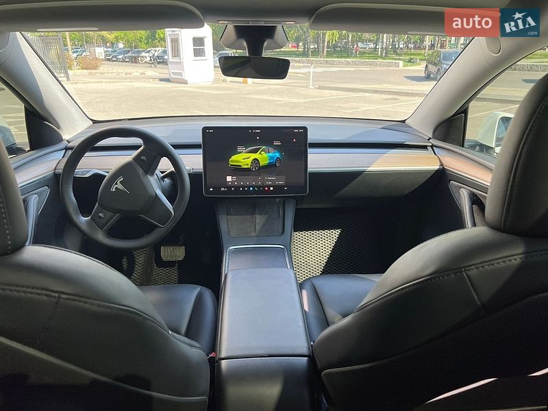 Позашляховик / Кросовер Tesla Model Y 2024 в Дніпрі