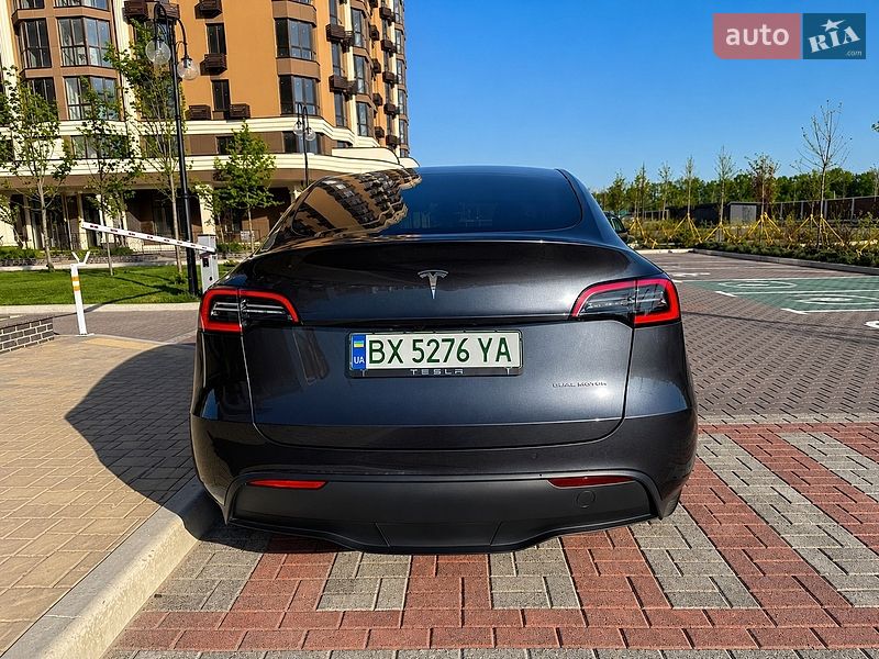 Внедорожник / Кроссовер Tesla Model Y 2024 в Киеве