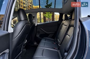 Внедорожник / Кроссовер Tesla Model Y 2024 в Киеве