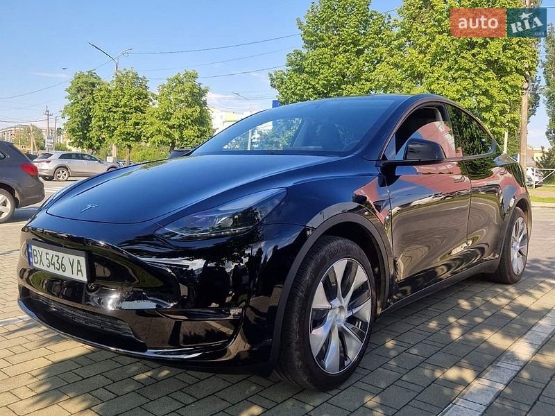 Tesla Model Y 2023